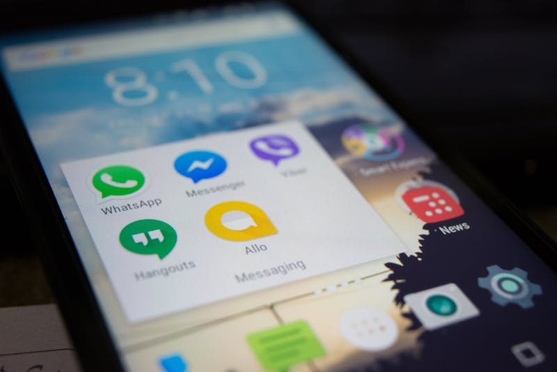 Grupos de WhatsApp Concursos: acelerando seus estudos com comunidades ativas