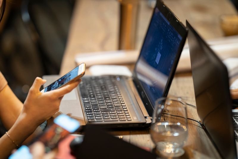 Ferramentas úteis para pesquisar empresas e validar serviços online